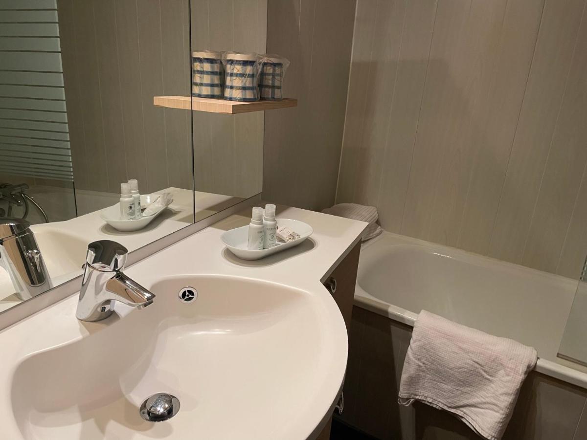 T2 30M2 Plein Centre, Lit Fait, Linge Fourni, Wifi Lägenhet Cauterets Exteriör bild